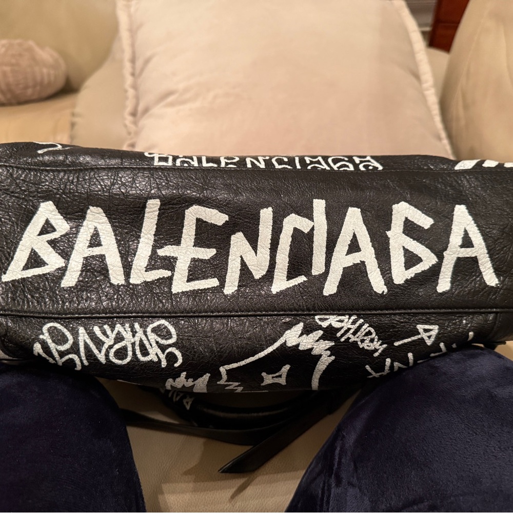 Balenciaga Graffiti Large City Purse vintage black and white. - Picture 7 of 13